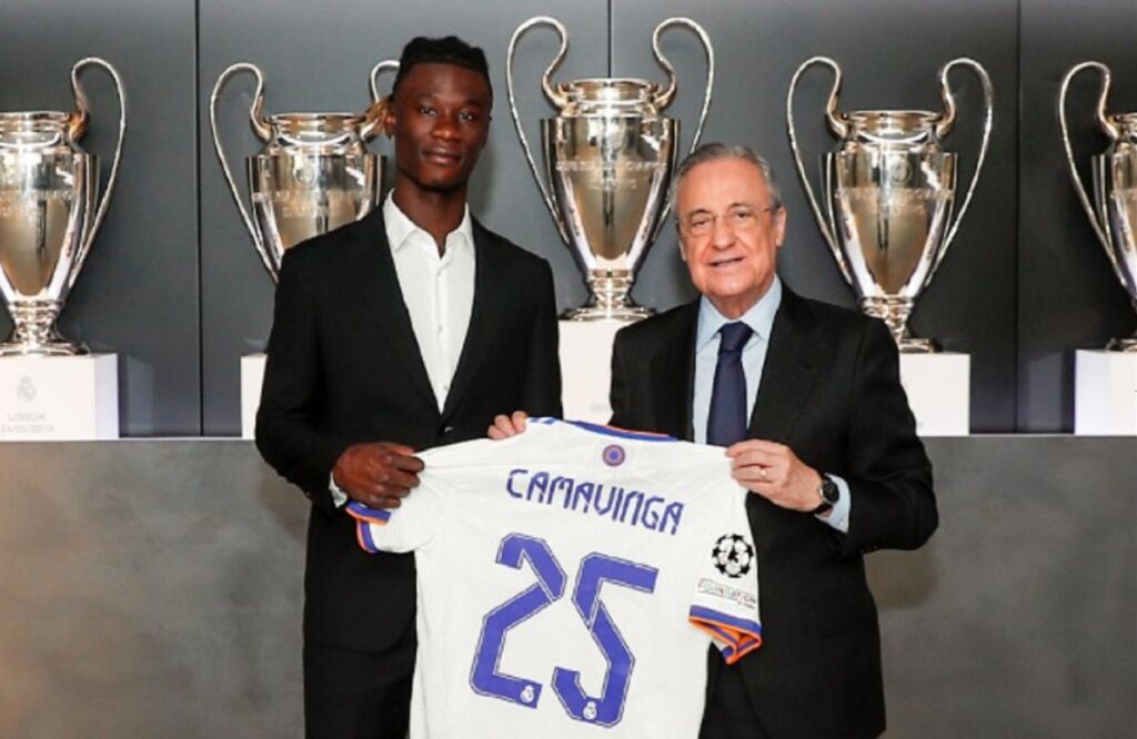 Ο Καμαβινγκά δώρισε 166 φανέλες της Ρεάλ στους υπαλλήλους της Ρεν! (pic)