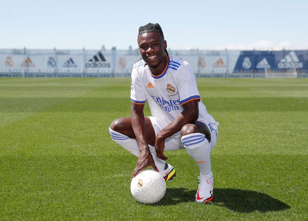 Μαθαίνει από τους καλύτερους του είδους ο Καμαβινγκά!