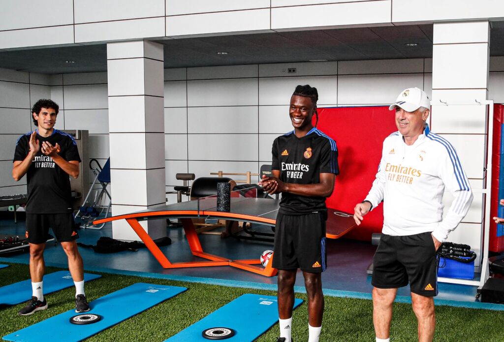 Οι «παλιοί» της Ρεάλ αποθεώνουν τον… ψάρακα, Καμαβινγκά!