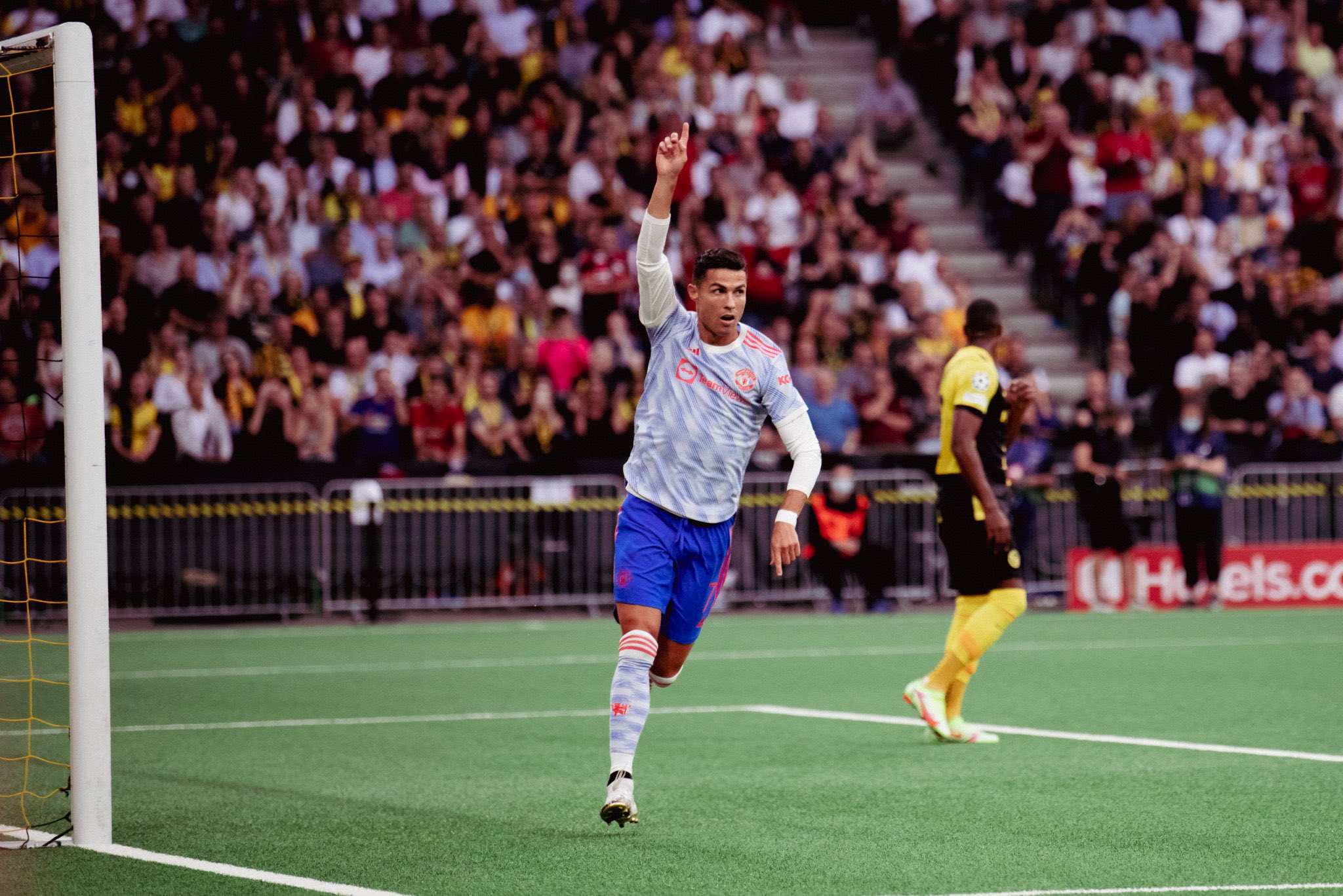 Ο Κριστιάνο πατάει γκάζι και κανείς δεν τον πιάνει! (vid)