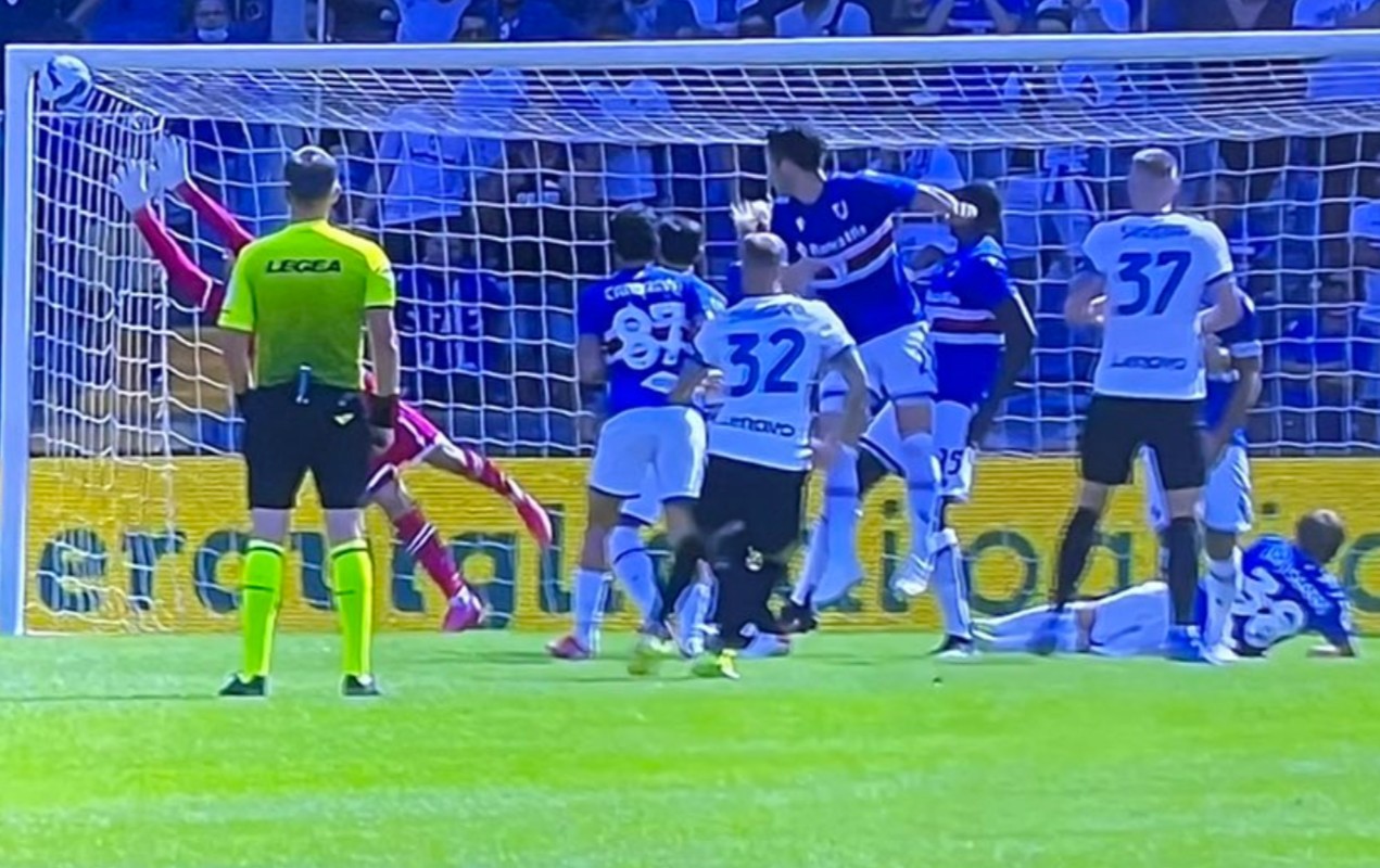 Με φαουλάρα στο «παραθυράκι» προηγείται η Ίντερ (vid)