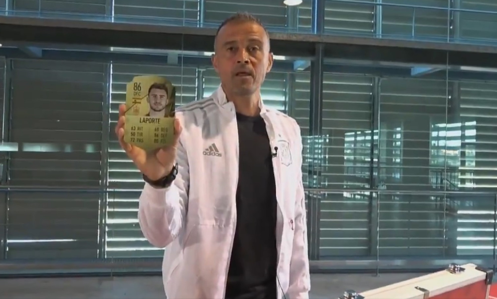 Ο Λουίς Ενρίκε ανακοίνωσε την αποστολή της εθνικής Ισπανίας μέσω του… FIFA (vid)