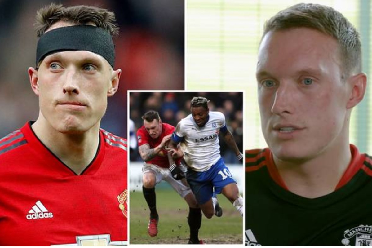 Σκληρή απάντηση Τζόουνς στους «επικριτές του πληκτρολογίου»