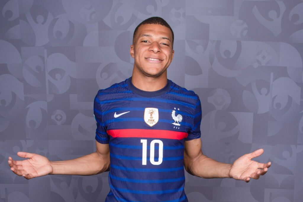 Θέμα με τον Μπαπέ στη Γαλλία! Γυρίζει άρον- άρον στην Παρί!