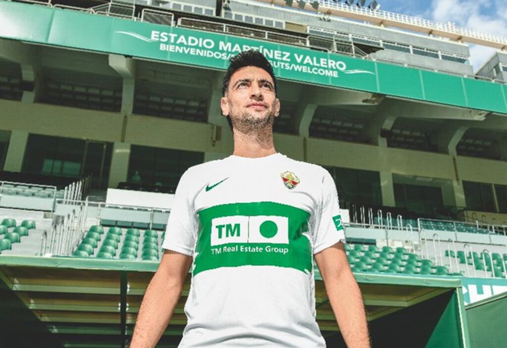 Πρώτο θέμα στην Ισπανία τα… παπούτσια του Παστόρε! (pics)