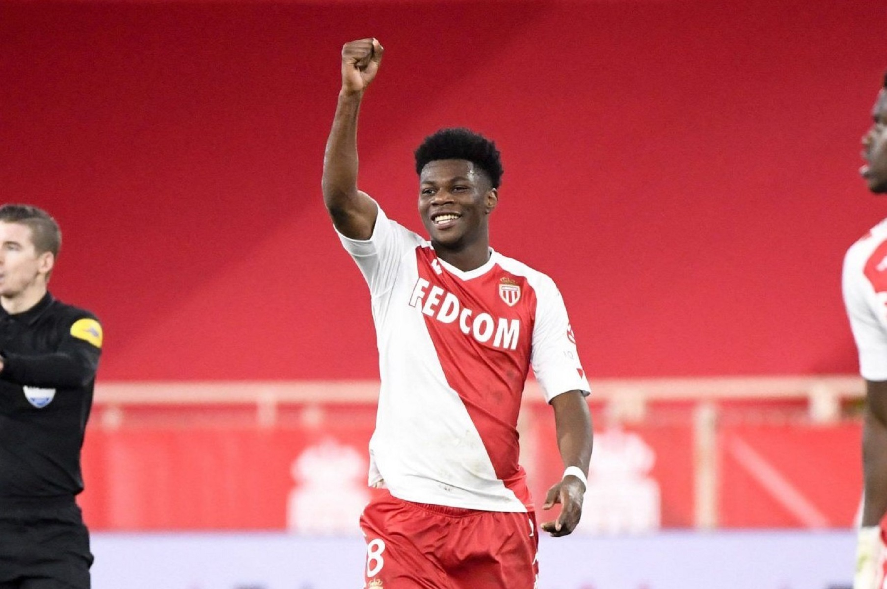 Η Τσέλσι… γλυκοκοιτάζει το «διαμαντάκι» της Μονακό!