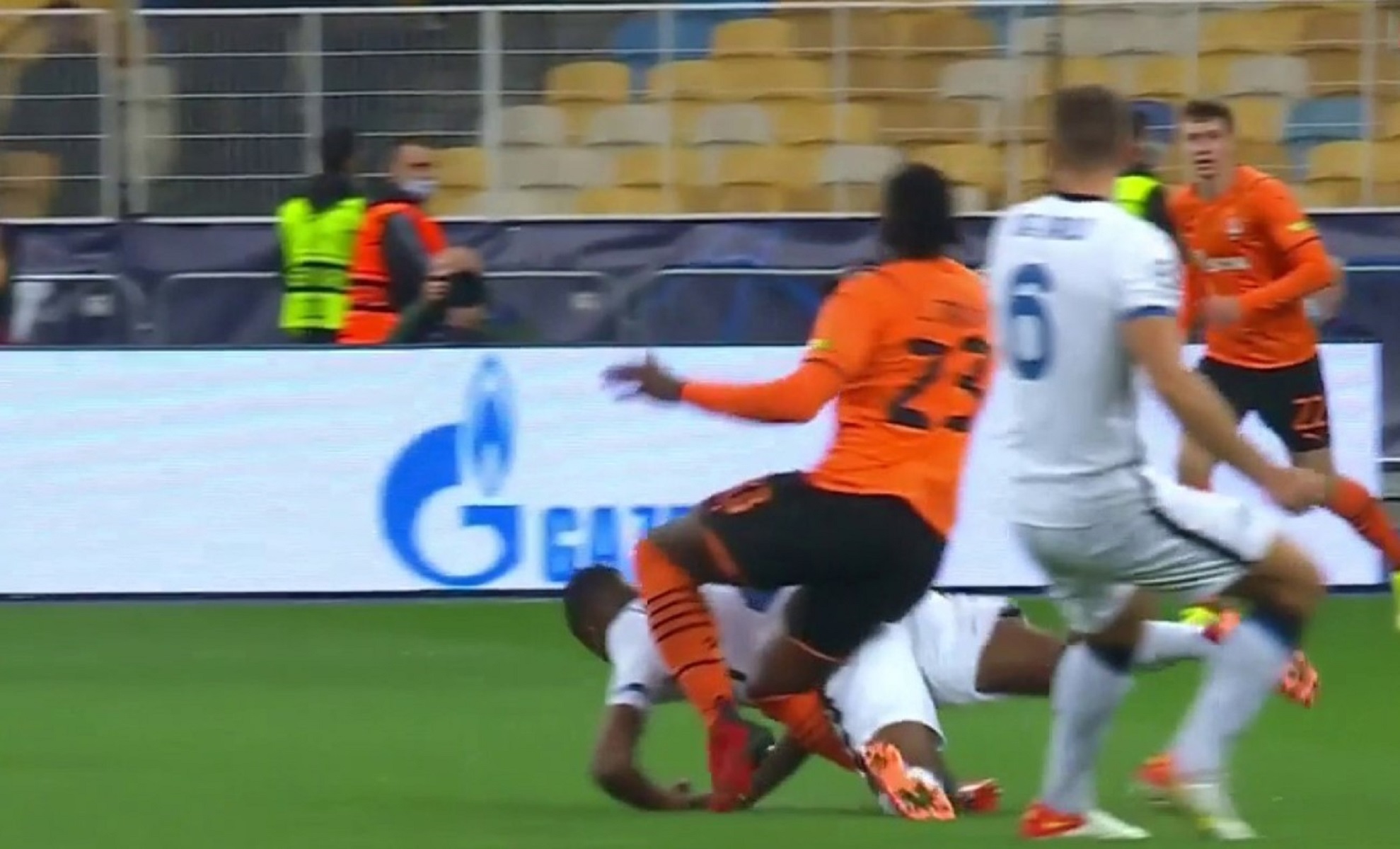 Σοκαριστικός τραυματισμός για τον Τραορέ της Σαχτάρ! (vid)