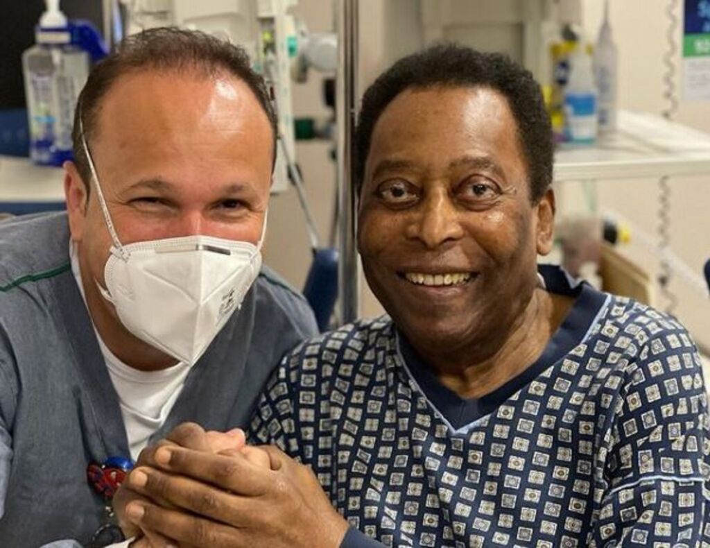 Βγαίνει από το νοσοκομείο ο Πελε! (pics)