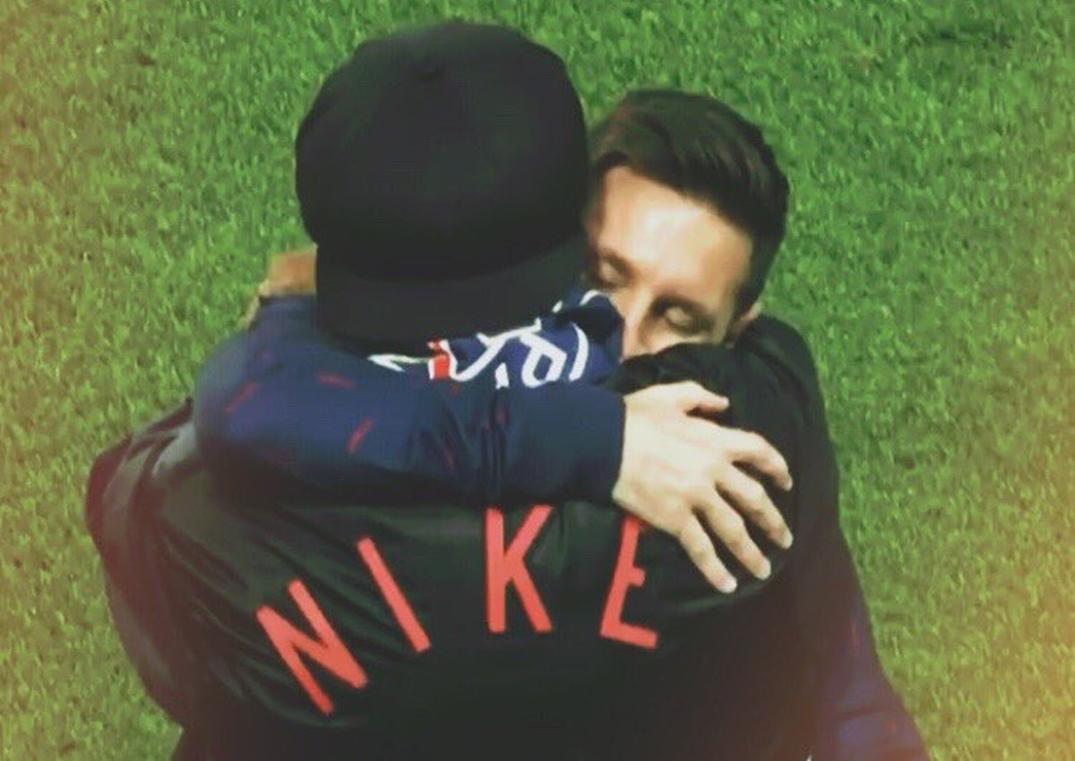 Στο «Παρκ Ντε Πρενς» ο Ροναλντίνιο – Αγκαλιές με Μέσι! (pics, vid)