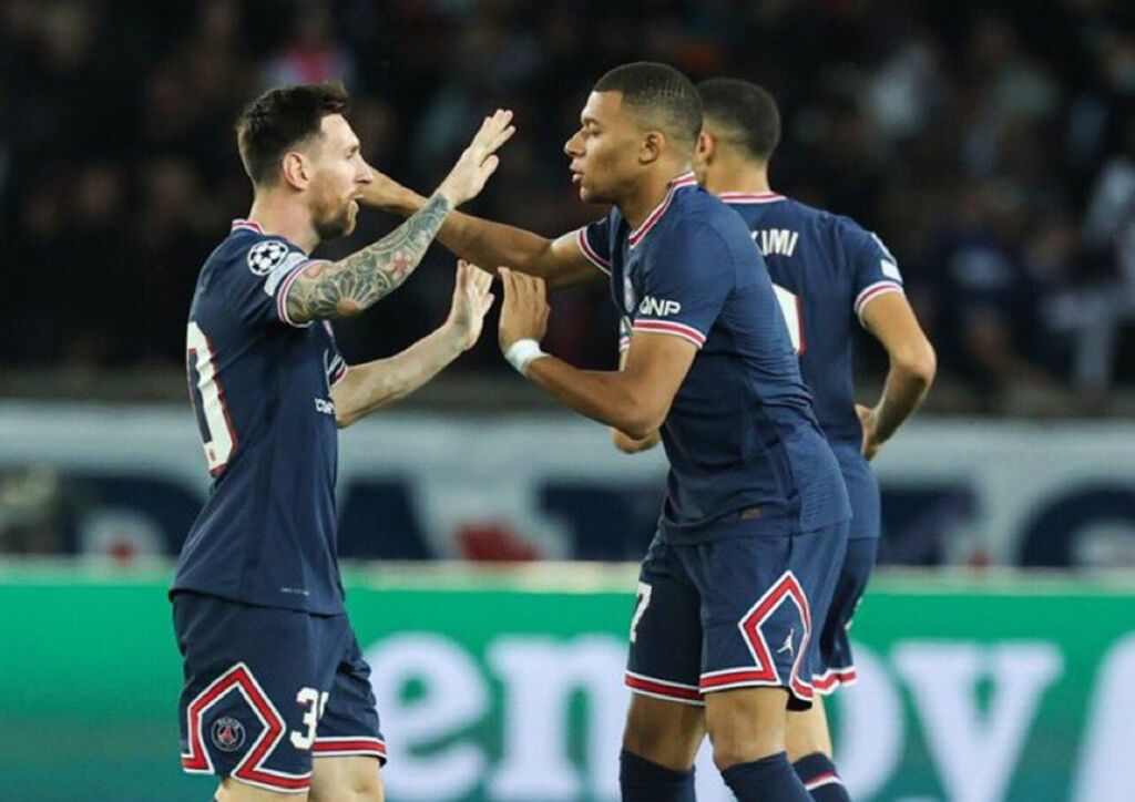 Επαναφέρει την τάξη στο Παρίσι ο Μέσι! (vids)