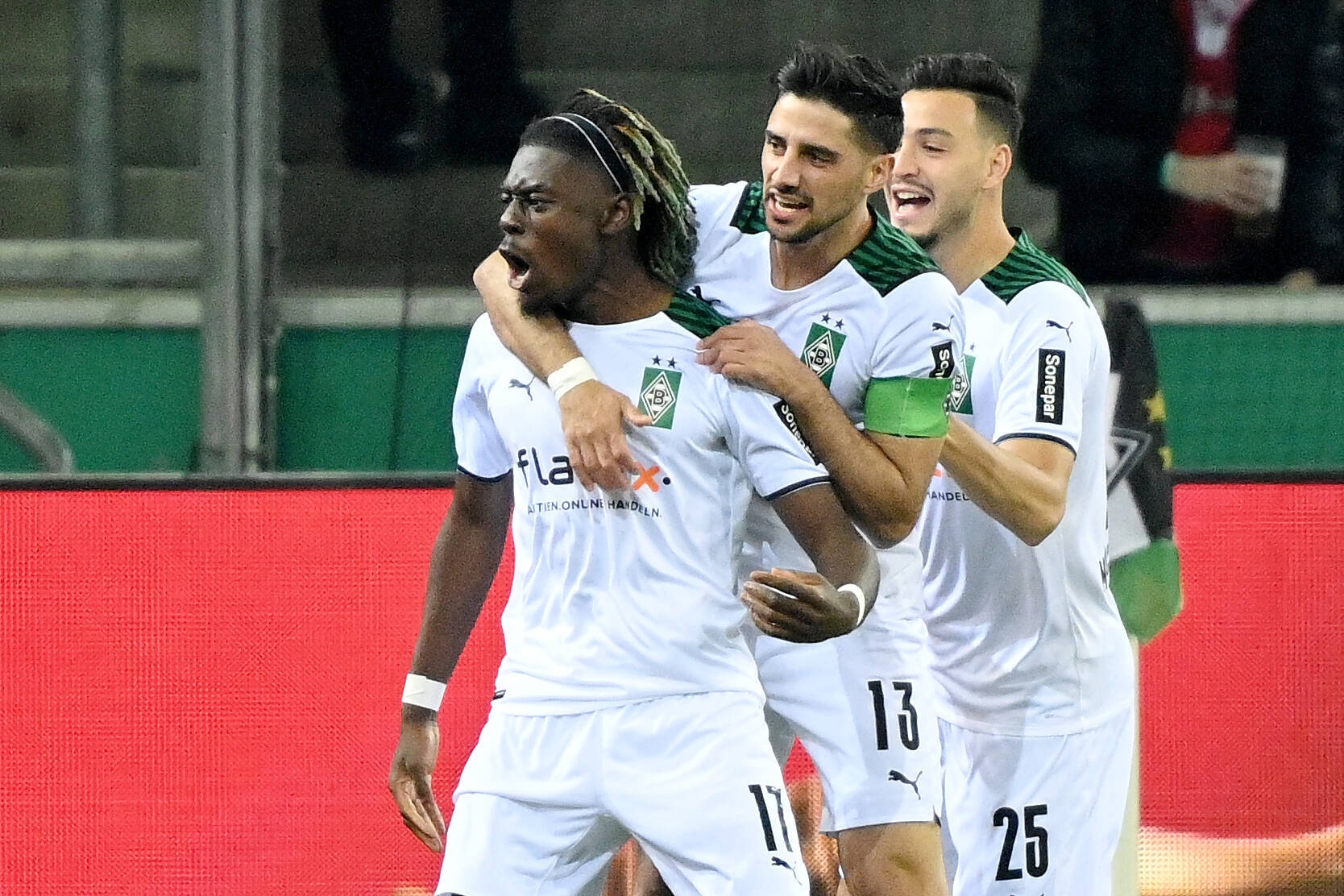 Ξεγυρισμένη πεντάρα στην Μπάγερν η Γκλάντμπαχ! (vid)