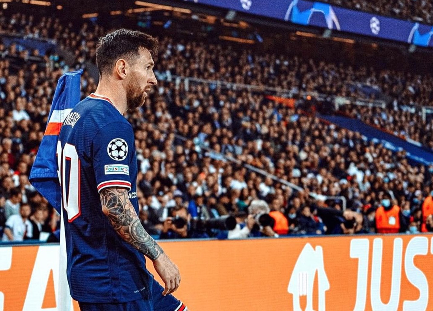 Μέχρι και ο Μέσι… χάζεψε με την εξέδρα του «Βελοντρόμ» (pic)