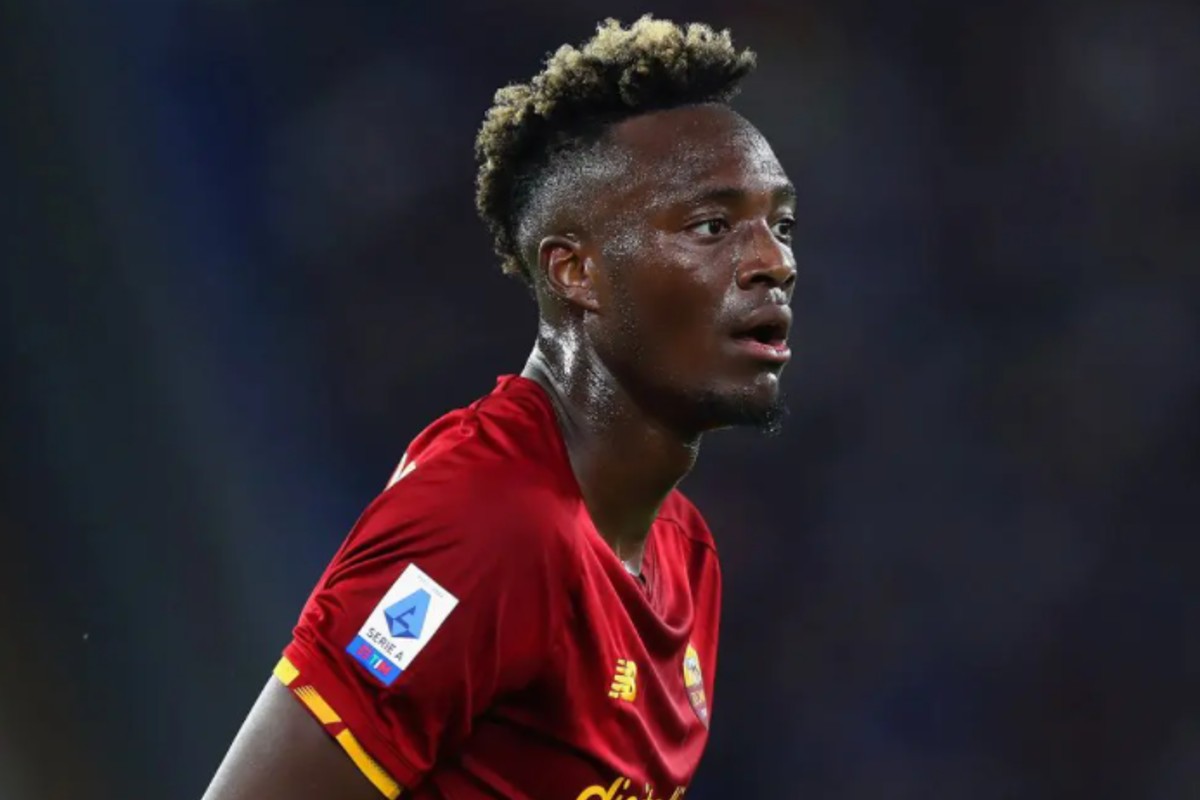 Ο άτυχος Έιμπραχαμ τα «έβαλε» με τα δοκάρια