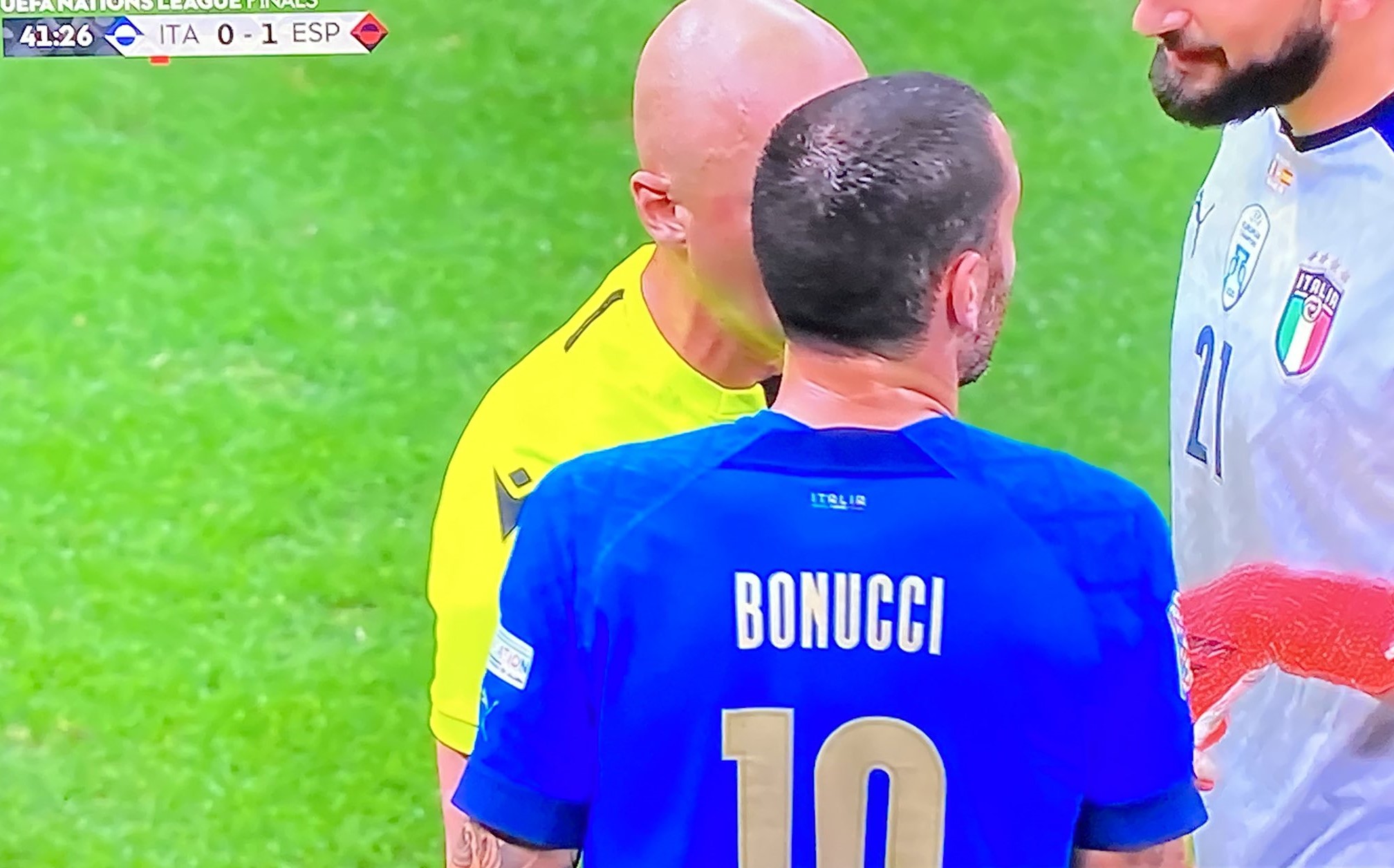 Μπονούτσι: «Έχω πολλά νεύρα, σας ζητάω συγγνώμη…»