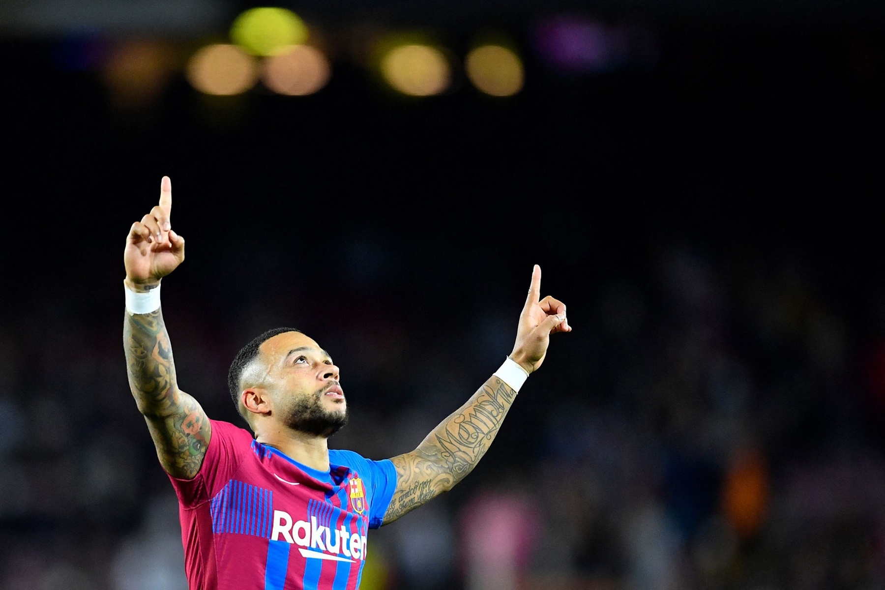 Ο Ντεπάι.. δεν μασάει: «Φέρτε και έξι επιθετικούς, εγώ δεν το κουνάω από εδώ!»