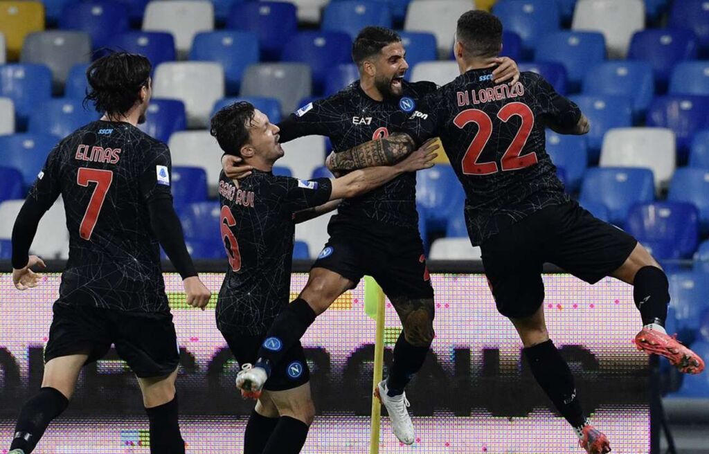 «Πάτησε» Μπολόνια και κορυφή η Νάπολι (vid)