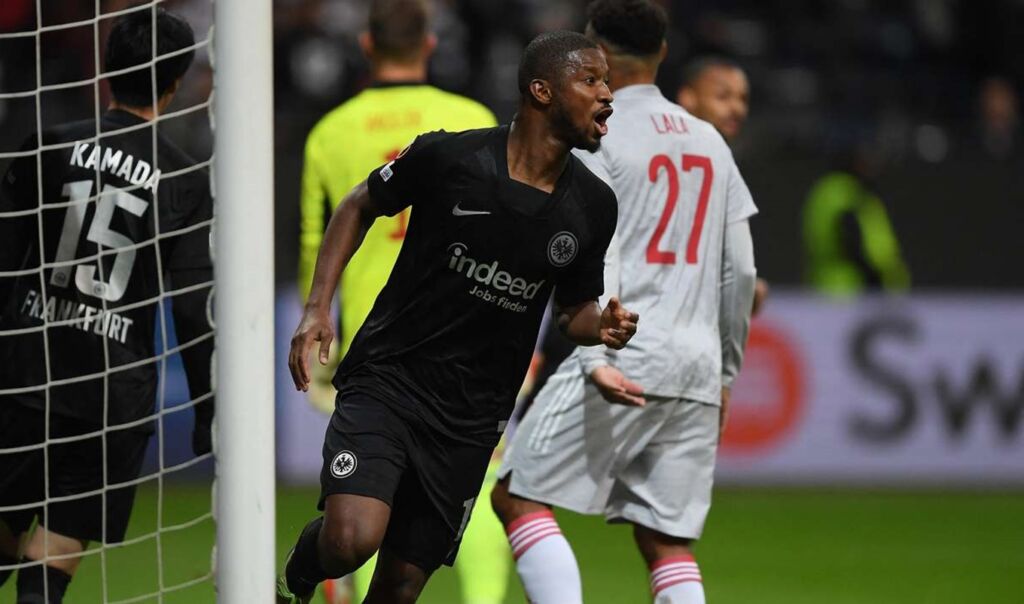 Δεν τα κατάφερε στη Φρανκφούρτη ο Ολυμπιακός (vid)