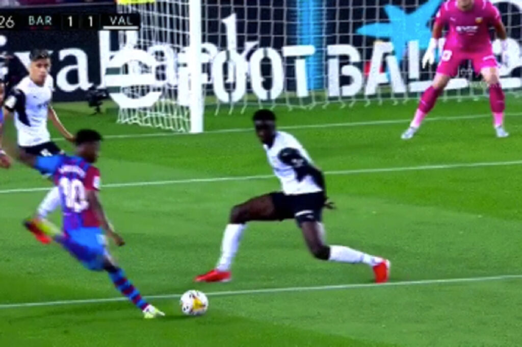 Σαν άλλος Μέσι (αλλά με το δεξί), ισοφάρισε ο Φάτι! (vid)