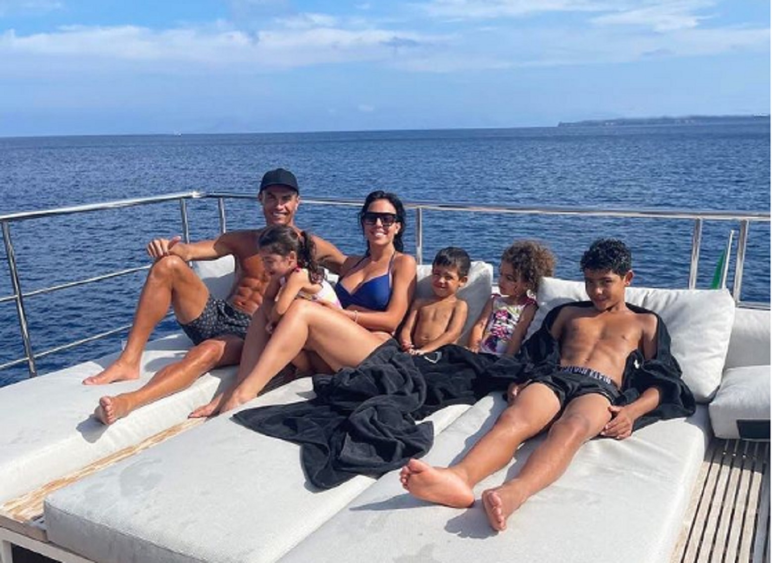 Ο Κριστιάνο περιμένει και πάλι τον… πελαργό!