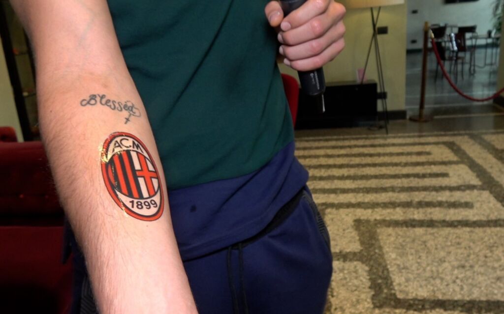 Κόντρα σε όλα ο Ντουναρούμα – «Χτύπησε» τατουάζ της Μίλαν (pic)