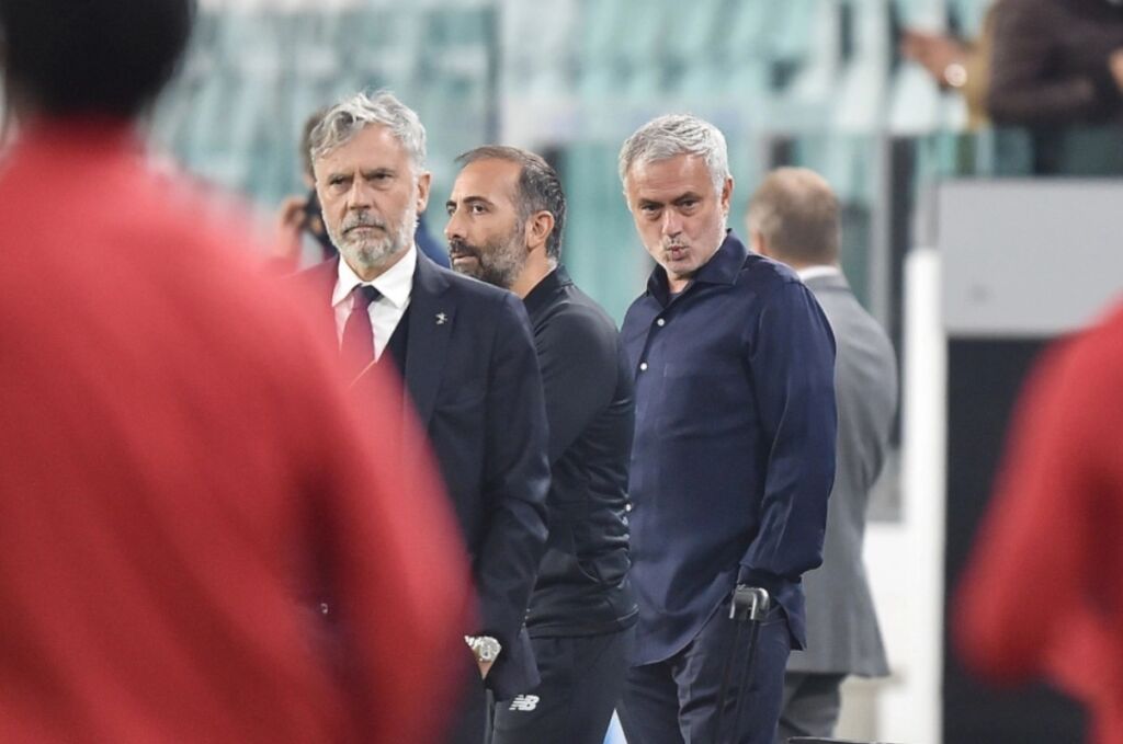 Μουρίνιο: «Έχασε η ομάδα που άξιζε τη νίκη»