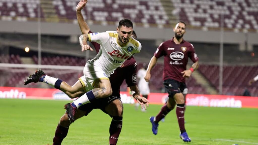 Το τρένο της Νάπολι πέρασε χωρίς στάση από το Σαλέρνο (vid)