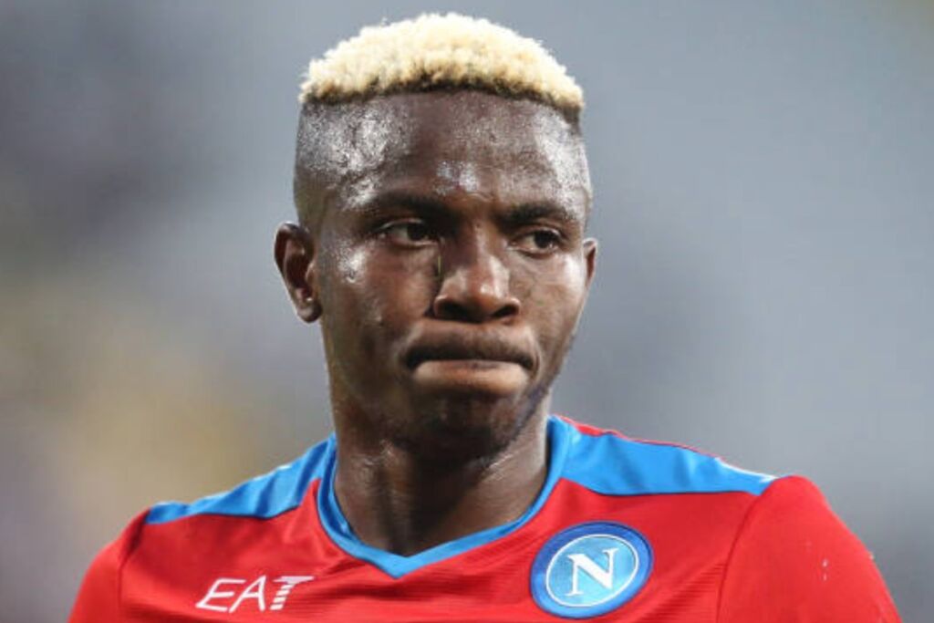 Όσιμεν: «Πολλοί με… “μαχαιρώνουν” πισώπλατα! Προτιμούν τα χρήματα»