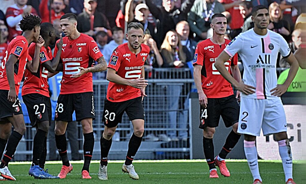 Την Ρεν δεν τη σκιάζει παριζιάνικη τριάδα καμιά! (vid)