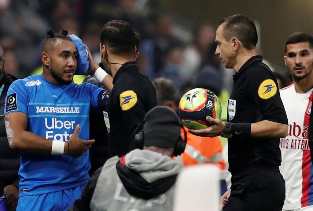 Θα πληρώσει ακριβά… το μπουκάλι ο οπαδός – Βαριά ποινή προτείνει ο εισαγγελέας!