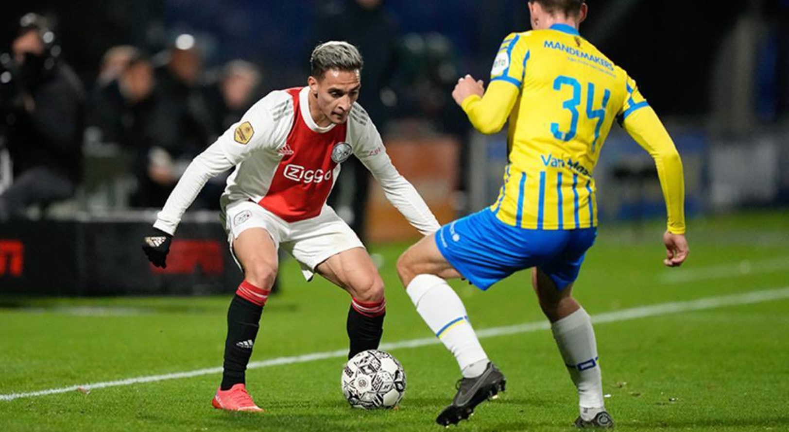 O Άντονι με δύο ντρίμπλες του έστειλε τους αντιπάλους του στον… γιατρό! (vid)