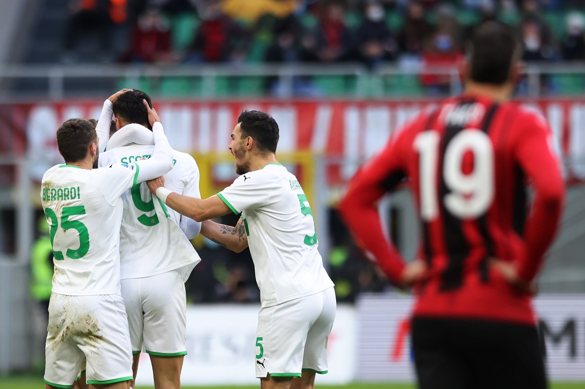 Πιάστηκε «αδιάβαστη» η Μίλαν κόντρα στη Σασουόλο! (vid)