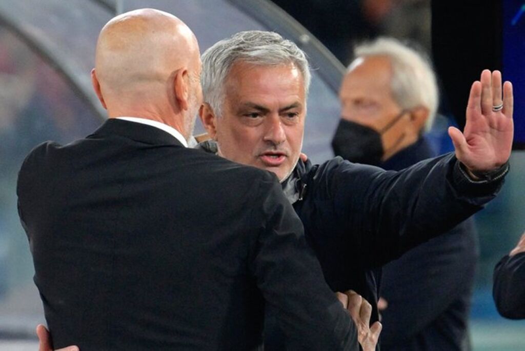 Έξαλλος Μουρίνιο: «Δεν μιλάω γιατί αν το κάνω θα φάω τιμωρία!»