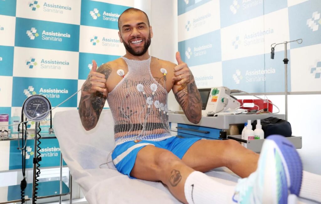 Άλβες: «Νιώθω σαν σούπερ ήρωας με τη φανέλα της Μπάρτσα»