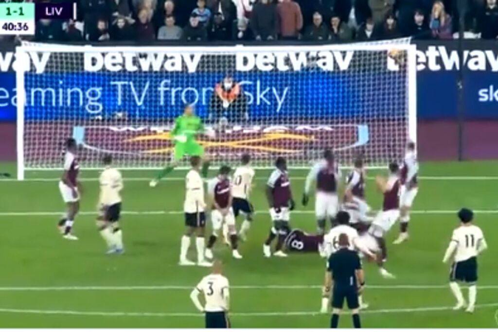 Ο Άρνολντ έβαλε το πιο γλυκό φάλτσο σε απευθείας φάουλ που έχεις δει (vid)