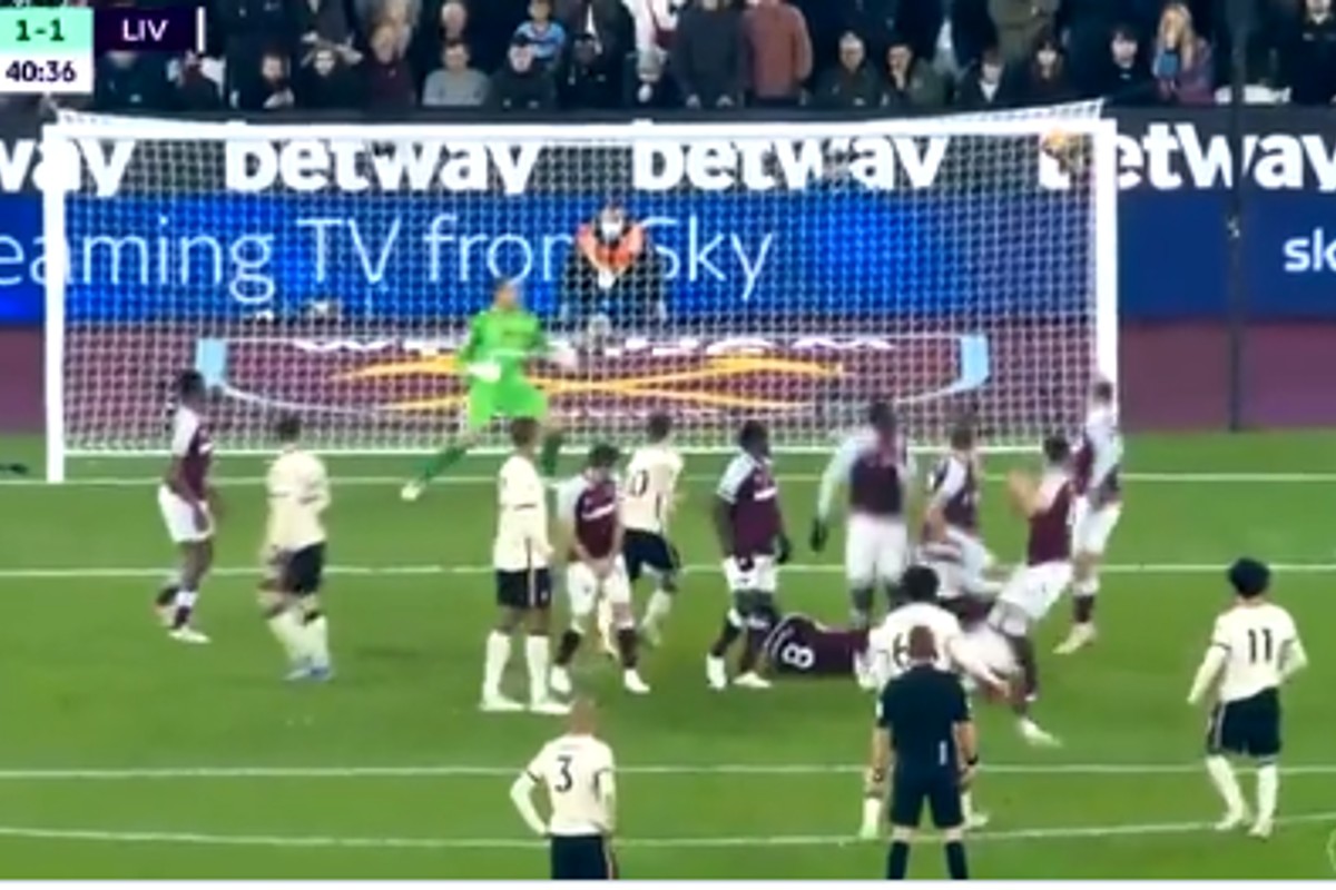 Ο Άρνολντ έβαλε το πιο γλυκό φάλτσο σε απευθείας φάουλ που έχεις δει (vid)