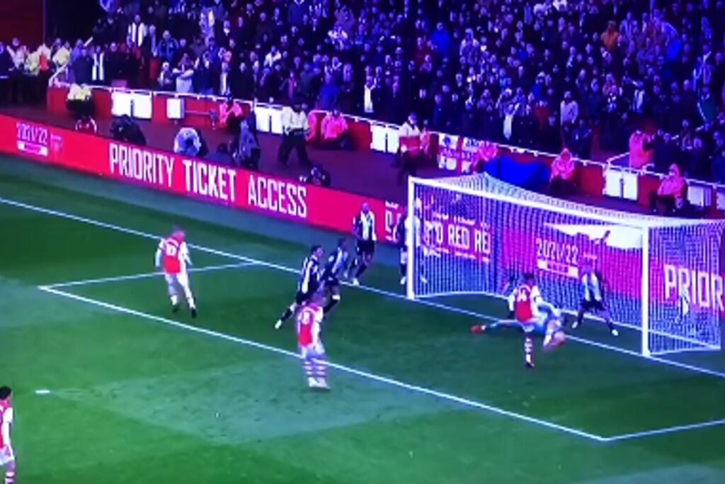 Ο Ομπαμεγιανγκ θα θυμάται σε όλη του τη ζωή αυτό το «άχαστο» (vid)