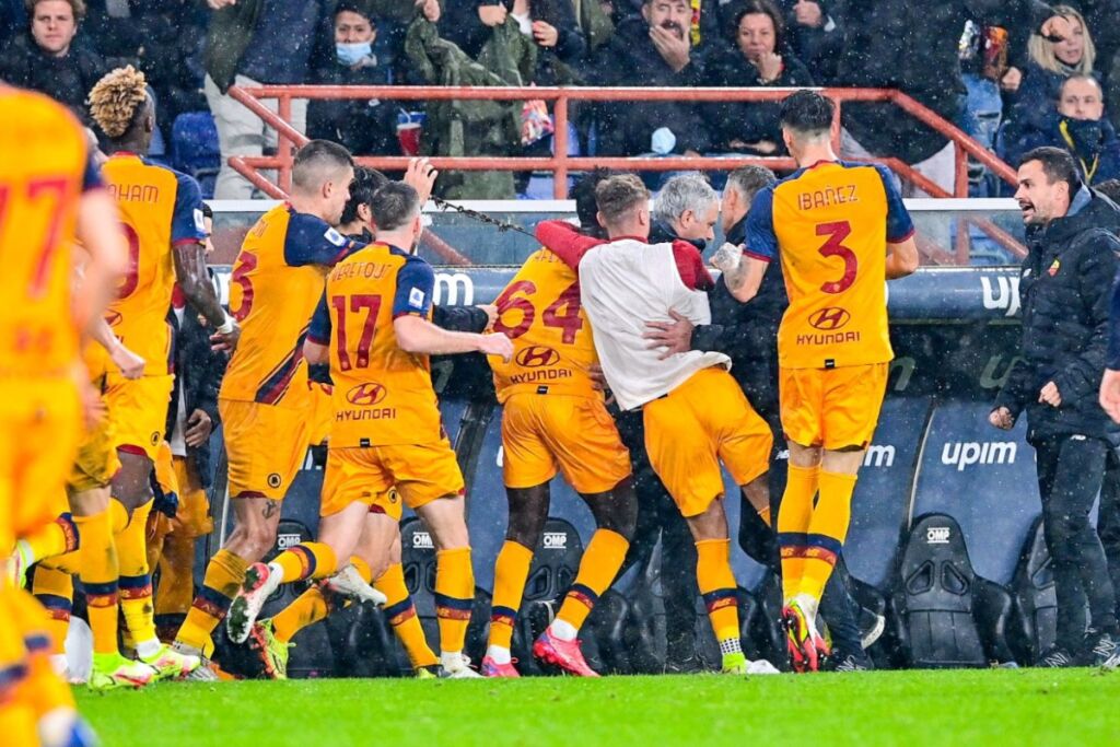 Ο Μουρίνιο »ξετρελάθηκε» με το wonderkid της Ρόμα: «Του χρωστάω ένα ζευγάρι παπούτσια»