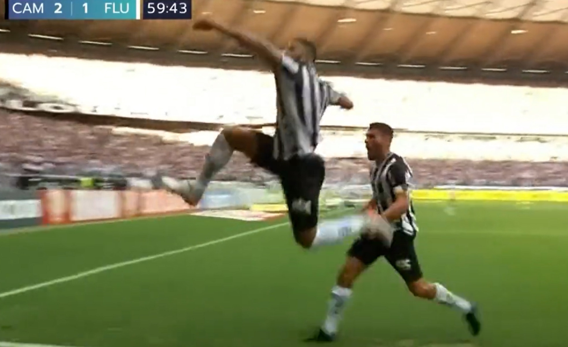 O Xουλκ εξαπέλυσε… πύραυλο εδάφους εδάφους (vid)