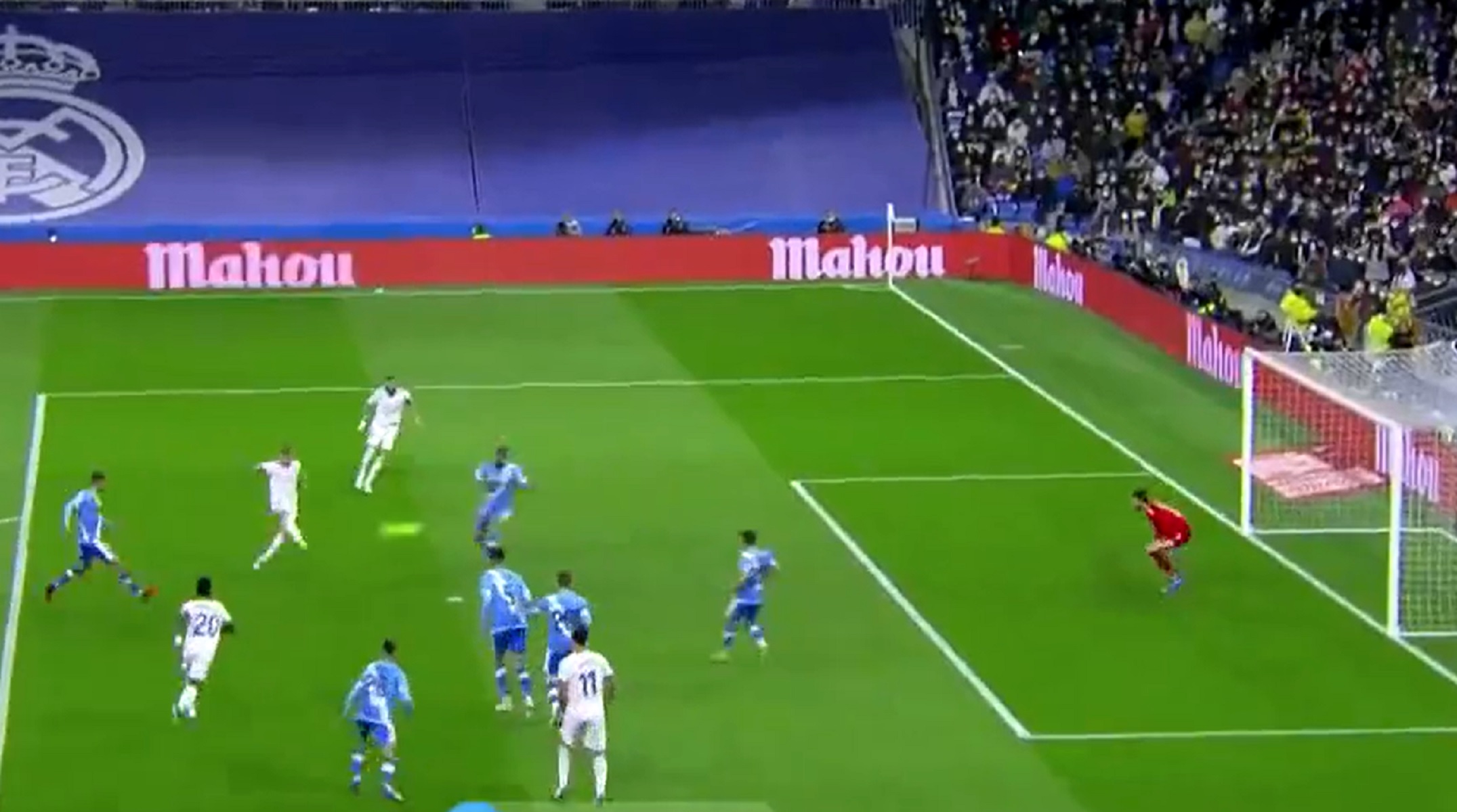 Βγήκε στο… ξέφωτο και κατεδάφισε το τέρμα ο Κρόος (vid)