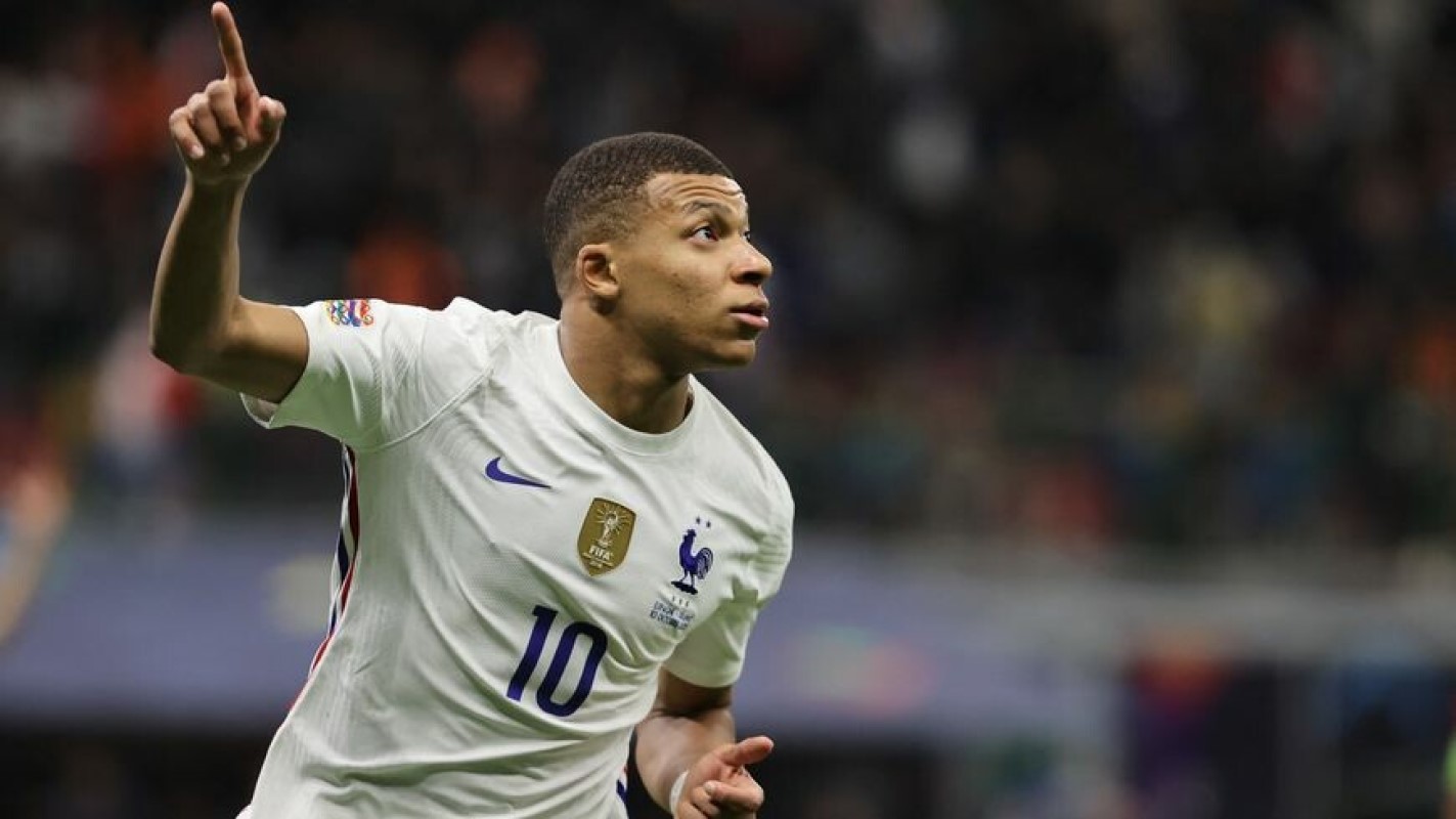 Μπαπέ… ξεκόλλα – «Άρρωστο» γκολ στην προπόνηση και τέζα όλοι (vid)