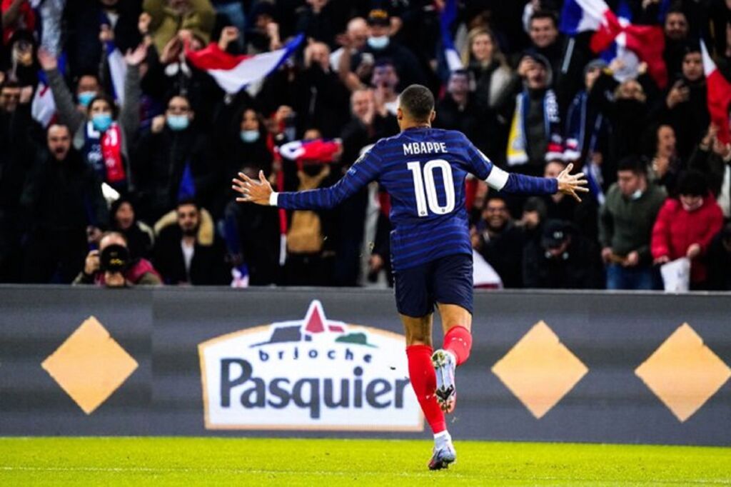 Ορεξάτος ο Μπαπέ – «Δίμπαλο» με σβηστές μηχανές κόντρα στο Καζακστάν (vid)