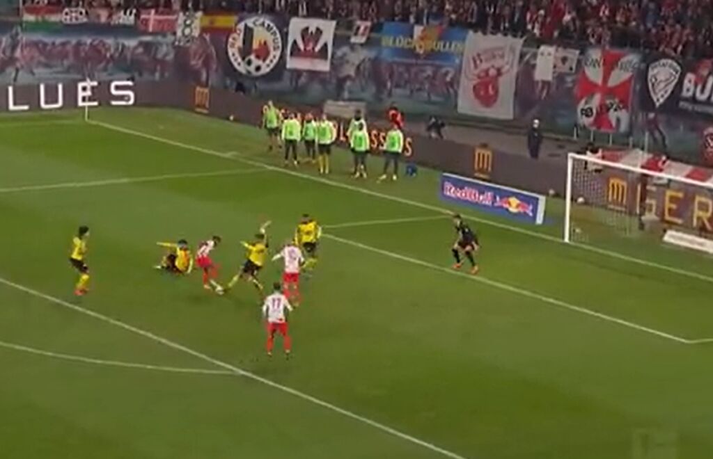 Ο Νκουκού… ασέλγησε στην άμυνα της Ντόρτμουντ – Μυθική διπλή ντρίμπλα (vid)