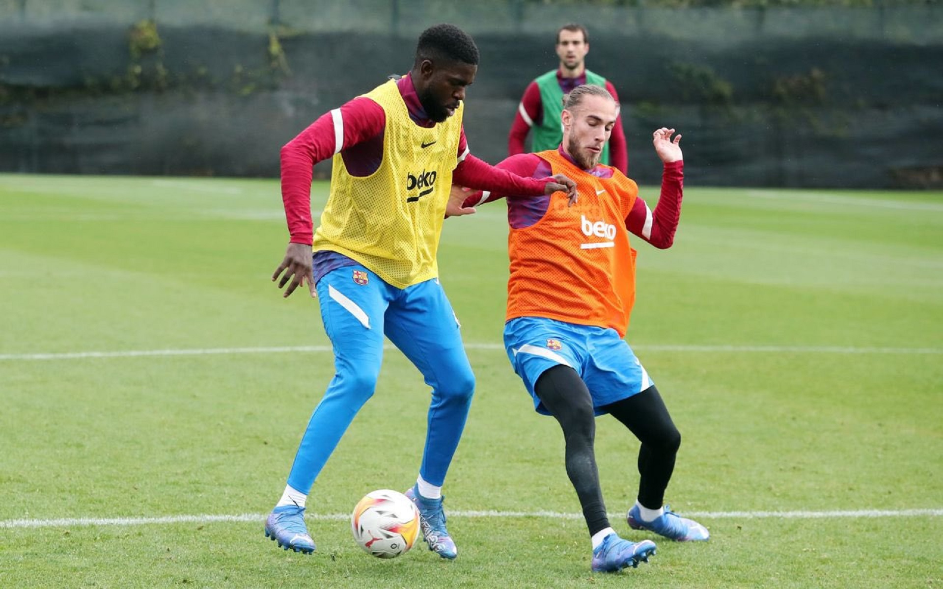 O Τσάβι βγάζει από τη… ναφθαλίνη τον «αγριεμένο» Ουμτιτί!