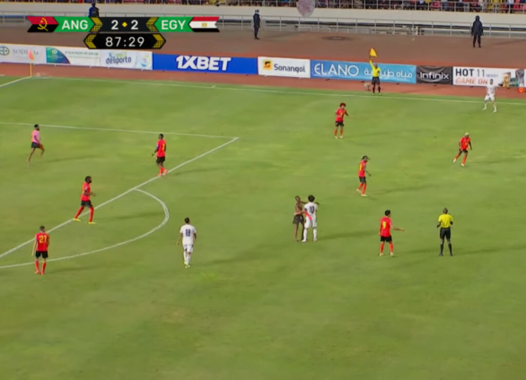 Χαμός με τον Σαλάχ στην Ανγκόλα – Τρεις «εισβολές» για χάρη του (pic)