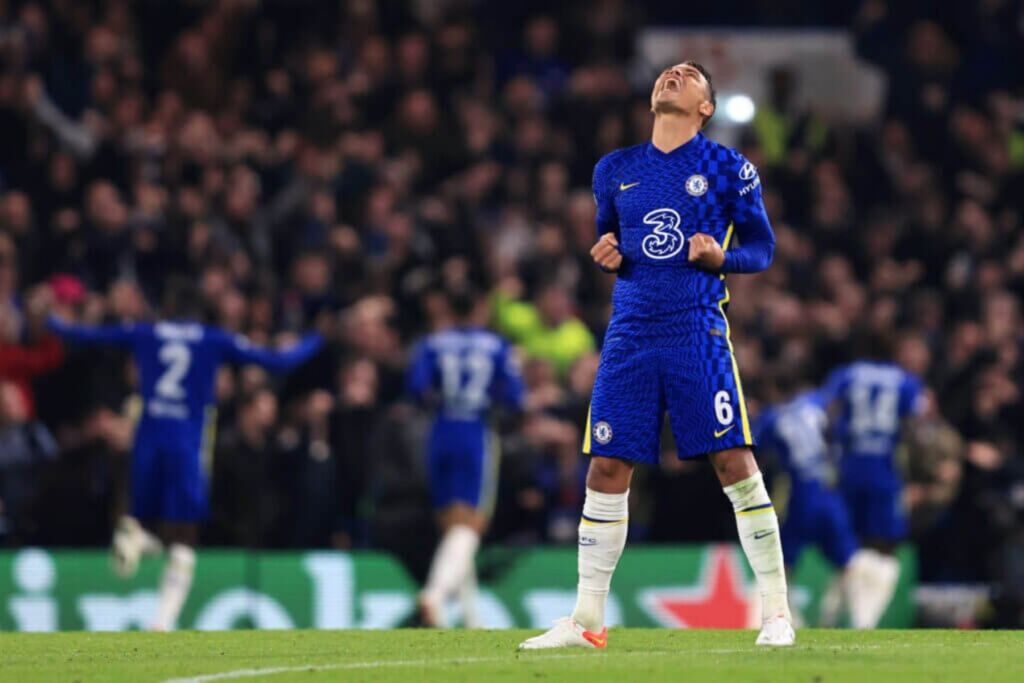 Ο βιονικός Τιάγκο Σίλβα κερδίζει με το σπαθί του Τσέλσι και Τούχελ!