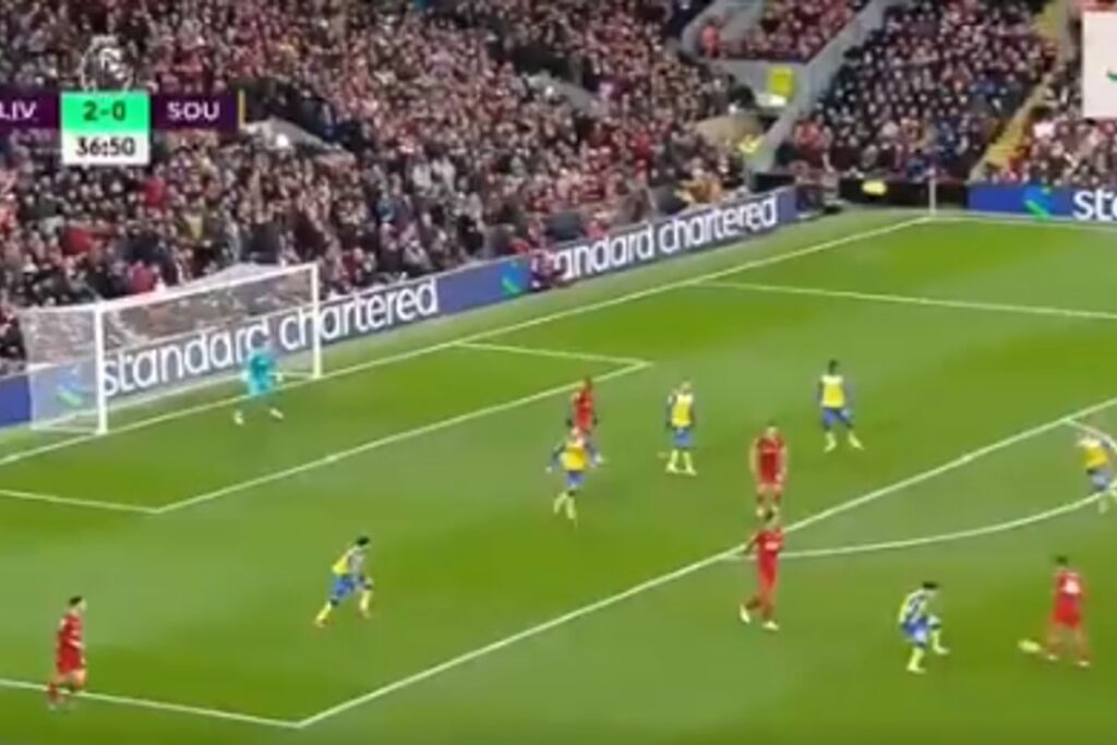 Ο Τιάγκο σκόραρε το πιο εντυπωσιακό τυχερό γκολ που έχεις δει (vid)