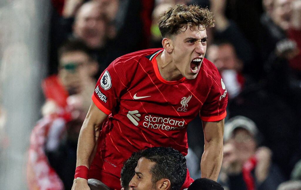 Ο Τσιμπίκας πήρε τον “τίτλο” και στο styling – Έτοιμος για… Peaky Blinders (pic)