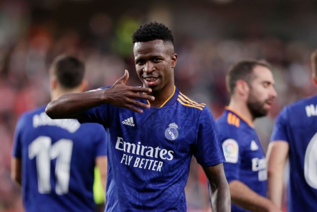 Ο Βινίσιους… “πετσόκοψε” την άμυνα της Γρανάδα και τον “κλάδεψαν” (vid)