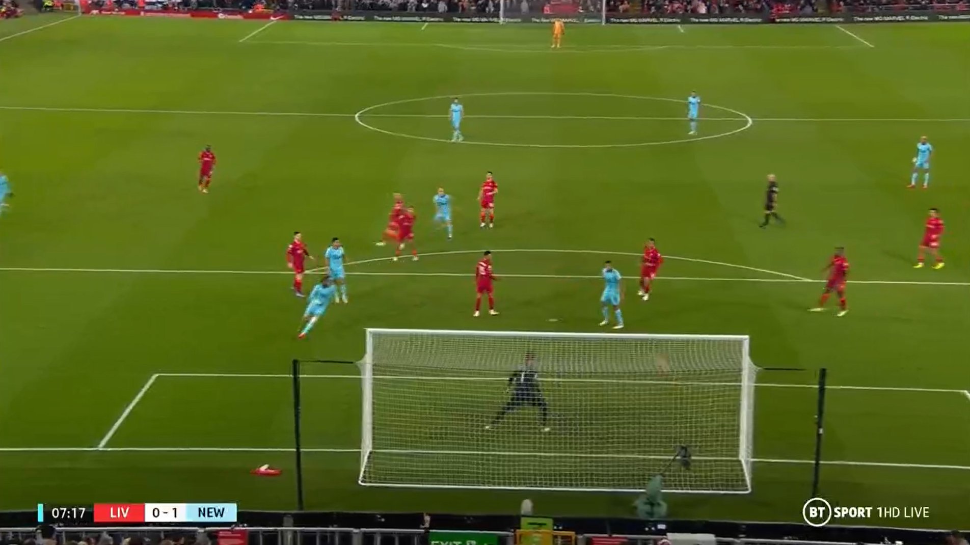 Ένας παλιός γνώριμος της Λίβερπουλ «παγώνει» το Άνφιλντ με σουτάρα! (vid)