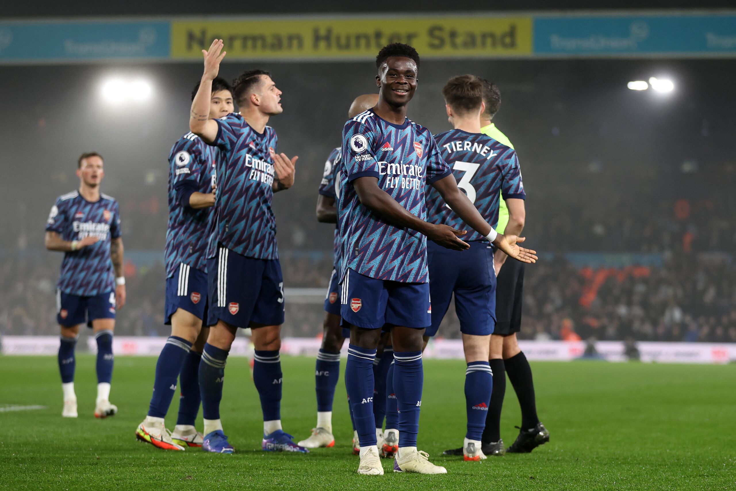 Με… Άι Βασίλη Σάκα, η Άρσεναλ άνοιξε πέντε δώρα! (vid)